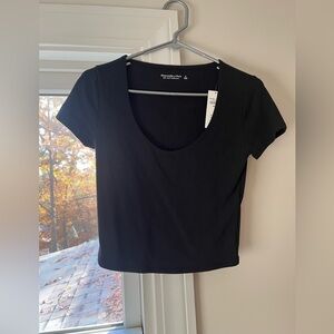 Small Black scoop neck tee